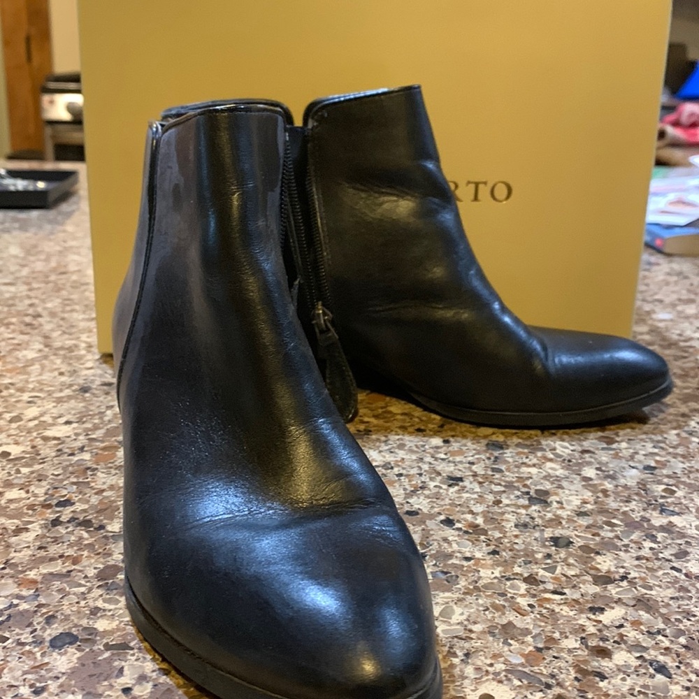 Franco Sarto Quasar Black leather ankle boots women’s size 8M